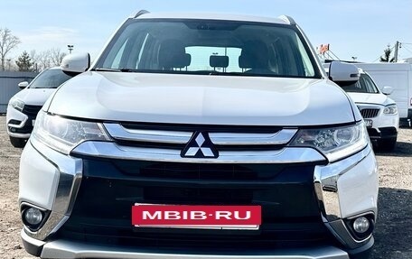 Mitsubishi Outlander III рестайлинг 3, 2016 год, 1 799 000 рублей, 9 фотография