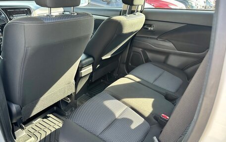 Mitsubishi Outlander III рестайлинг 3, 2016 год, 1 799 000 рублей, 22 фотография