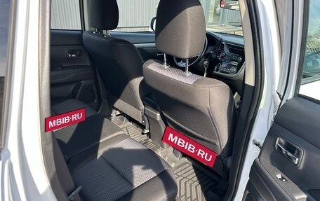 Mitsubishi Outlander III рестайлинг 3, 2016 год, 1 799 000 рублей, 24 фотография