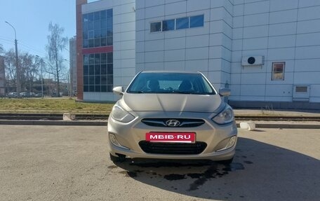 Hyundai Solaris II рестайлинг, 2012 год, 615 000 рублей, 2 фотография