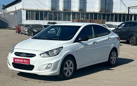 Hyundai Solaris II рестайлинг, 2013 год, 720 000 рублей, 1 фотография