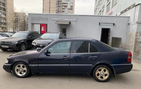 Mercedes-Benz C-Класс, 1995 год, 270 000 рублей, 1 фотография