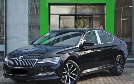 Skoda Superb III рестайлинг, 2025 год, 2 490 000 рублей, 2 фотография