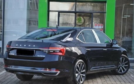 Skoda Superb III рестайлинг, 2025 год, 2 490 000 рублей, 3 фотография