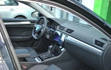 Skoda Superb III рестайлинг, 2025 год, 2 490 000 рублей, 10 фотография