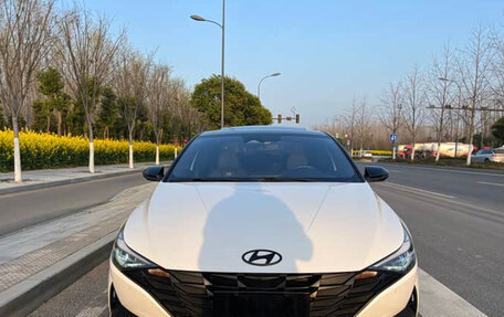 Hyundai Elantra, 2023 год, 1 670 000 рублей, 2 фотография