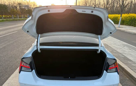 Hyundai Elantra, 2023 год, 1 670 000 рублей, 12 фотография