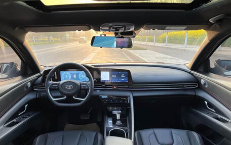 Hyundai Elantra, 2023 год, 1 670 000 рублей, 13 фотография