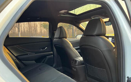 Hyundai Elantra, 2023 год, 1 670 000 рублей, 11 фотография