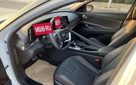 Hyundai Elantra, 2023 год, 1 670 000 рублей, 8 фотография