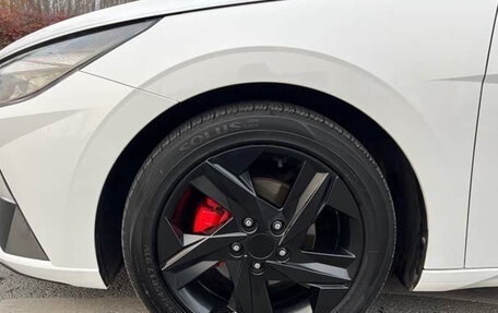 Hyundai Elantra, 2023 год, 1 670 000 рублей, 32 фотография