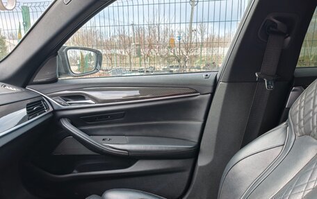 BMW 5 серия, 2018 год, 3 500 000 рублей, 18 фотография