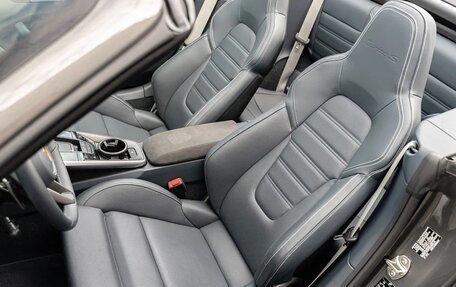 Porsche 911, 2022 год, 30 990 000 рублей, 23 фотография