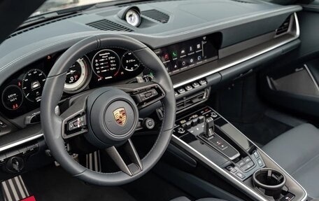 Porsche 911, 2022 год, 30 990 000 рублей, 22 фотография