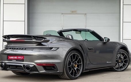 Porsche 911, 2022 год, 30 990 000 рублей, 14 фотография