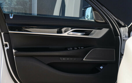 BMW 7 серия, 2018 год, 4 600 000 рублей, 18 фотография