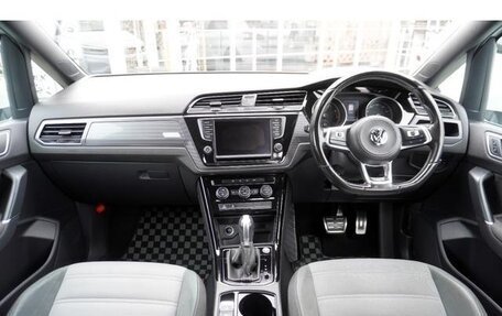 Volkswagen Touran III, 2017 год, 1 620 000 рублей, 8 фотография