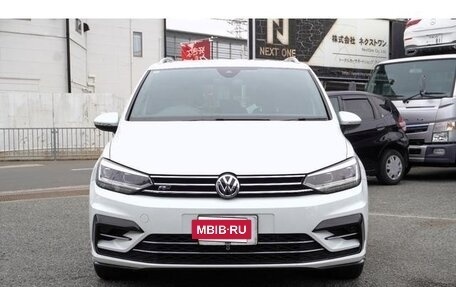 Volkswagen Touran III, 2017 год, 1 620 000 рублей, 6 фотография