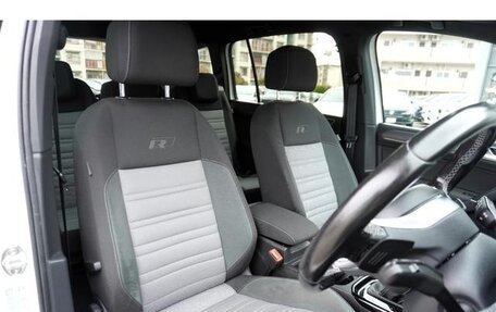 Volkswagen Touran III, 2017 год, 1 620 000 рублей, 11 фотография