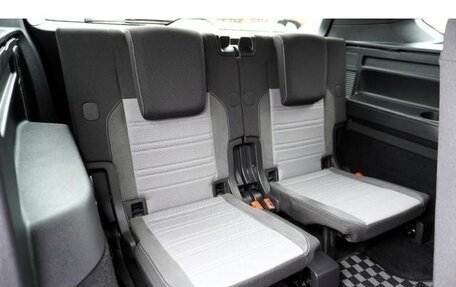 Volkswagen Touran III, 2017 год, 1 620 000 рублей, 15 фотография