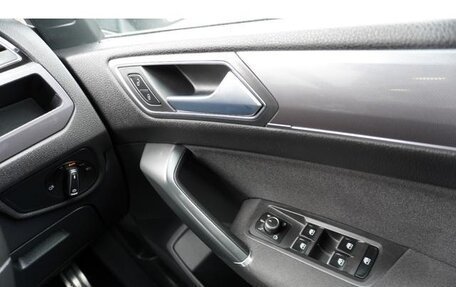 Volkswagen Touran III, 2017 год, 1 620 000 рублей, 18 фотография