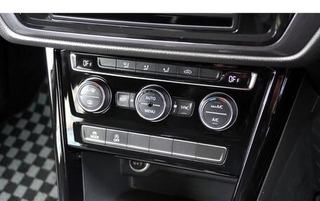 Volkswagen Touran III, 2017 год, 1 620 000 рублей, 19 фотография