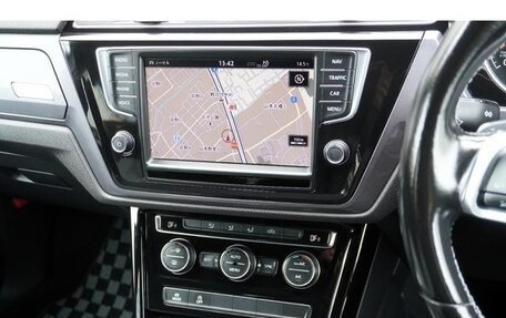 Volkswagen Touran III, 2017 год, 1 620 000 рублей, 22 фотография