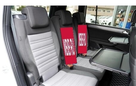 Volkswagen Touran III, 2017 год, 1 620 000 рублей, 13 фотография