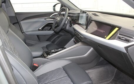 Audi Q5, 2025 год, 7 400 000 рублей, 28 фотография