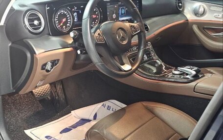 Mercedes-Benz E-Класс, 2018 год, 3 350 000 рублей, 16 фотография