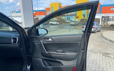 KIA Sportage IV рестайлинг, 2018 год, 2 380 000 рублей, 27 фотография