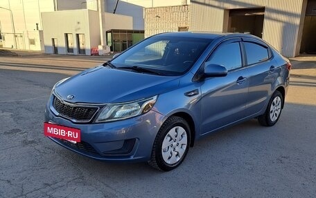 KIA Rio III рестайлинг, 2013 год, 590 000 рублей, 2 фотография