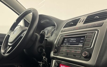 Volkswagen Polo VI (EU Market), 2018 год, 1 140 000 рублей, 28 фотография