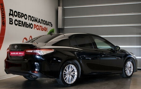 Toyota Camry, 2021 год, 3 650 000 рублей, 4 фотография