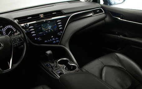 Toyota Camry, 2021 год, 3 650 000 рублей, 22 фотография