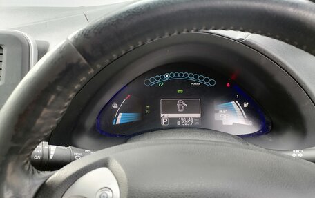 Nissan Leaf II, 2017 год, 880 000 рублей, 13 фотография