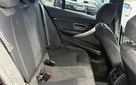 BMW 3 серия, 2017 год, 1 450 000 рублей, 13 фотография