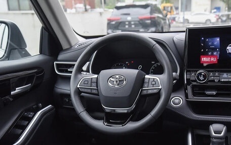 Toyota Highlander, 2026 год, 5 490 000 рублей, 10 фотография