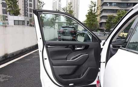 Toyota Highlander, 2026 год, 5 490 000 рублей, 17 фотография