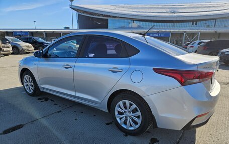 Hyundai Solaris II рестайлинг, 2018 год, 990 000 рублей, 3 фотография