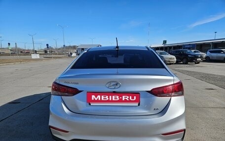 Hyundai Solaris II рестайлинг, 2018 год, 990 000 рублей, 5 фотография