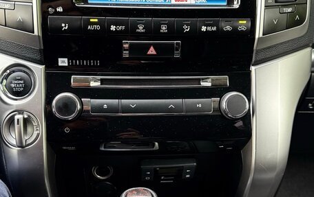 Toyota Land Cruiser 200, 2015 год, 5 400 000 рублей, 16 фотография