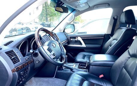 Toyota Land Cruiser 200, 2015 год, 5 400 000 рублей, 24 фотография