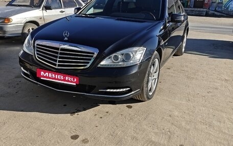 Mercedes-Benz S-Класс, 2010 год, 1 800 000 рублей, 2 фотография