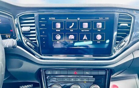 Volkswagen T-Roc I, 2023 год, 1 900 021 рублей, 7 фотография