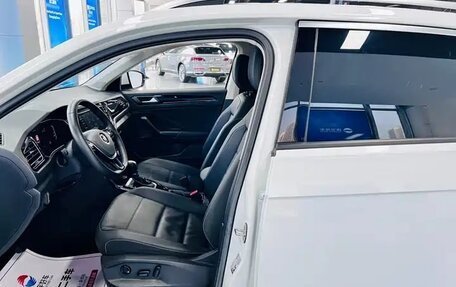 Volkswagen T-Roc I, 2023 год, 1 900 021 рублей, 11 фотография