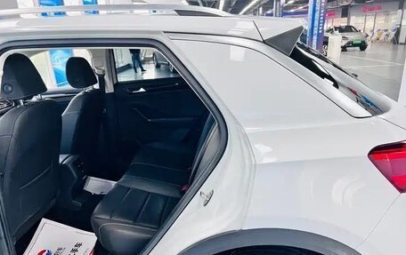 Volkswagen T-Roc I, 2023 год, 1 900 021 рублей, 14 фотография