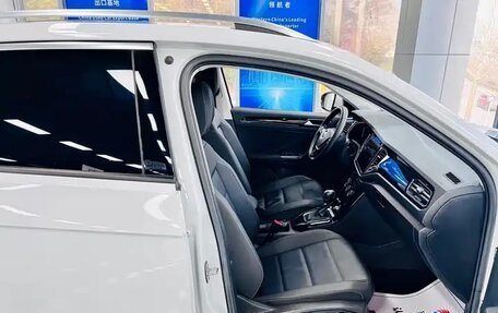 Volkswagen T-Roc I, 2023 год, 1 900 021 рублей, 13 фотография