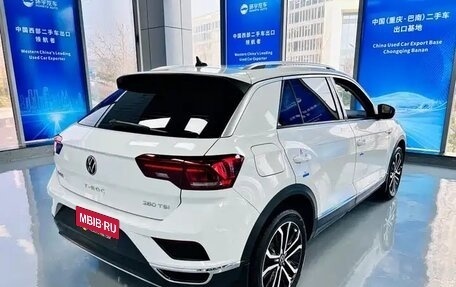 Volkswagen T-Roc I, 2023 год, 1 900 021 рублей, 3 фотография