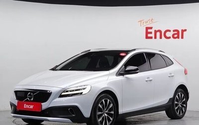 Volvo V40 II рестайлинг, 2018 год, 2 246 000 рублей, 1 фотография